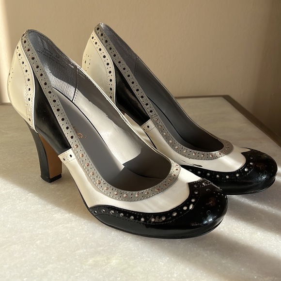 Black & White Dollhouse Wingtip Heals Sz 8.5